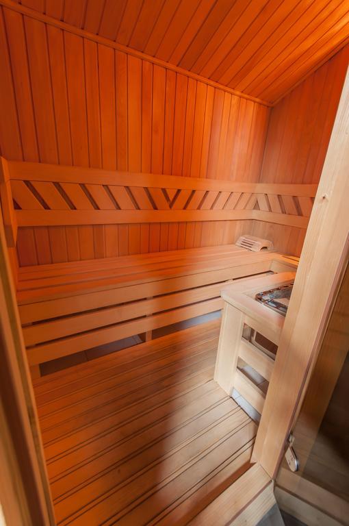 Hotel Hemera Подгорица Экстерьер фото A Finnish sauna